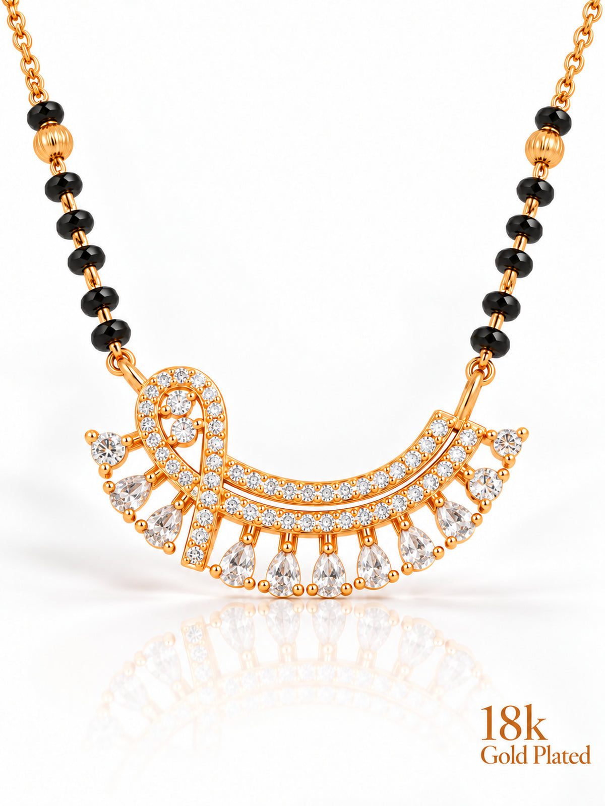 Radiant Pearl Arc mangalsutra closeup crystal v1