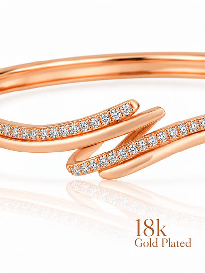 Twisted Grace rose gold plated bracelet close-up