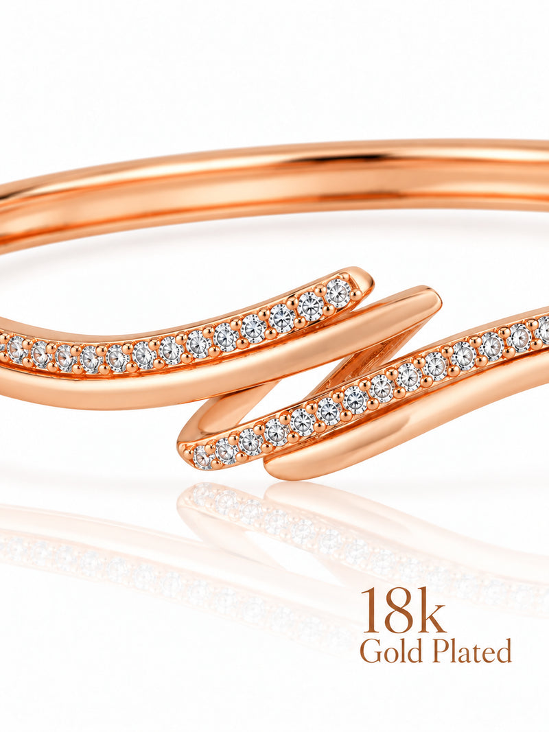 Twisted Grace rose gold plated bracelet close-up